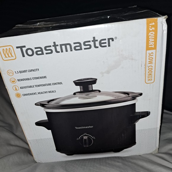 NEW - SEALED Toastmaster 1.5 Quart Slow Cooker Cool Touch Handles - Picture 2 of 4